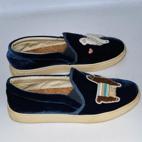 SOLUDOS LLAMAS IN LOVE Blue Velvet Sherpa Embroidered Sneakers Size 8 - Picture 5 of 16
